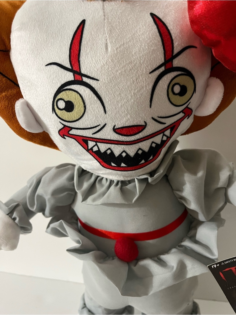 NWT Pennywise IT Movie Halloween Greeter – "You'll Float Too" 🎈 - Picture 4 of 11